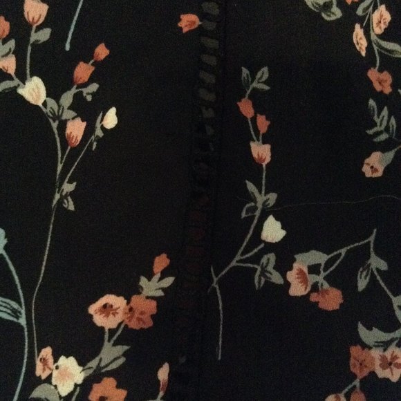 Black Floral Print Blouse - Picture 4 of 4